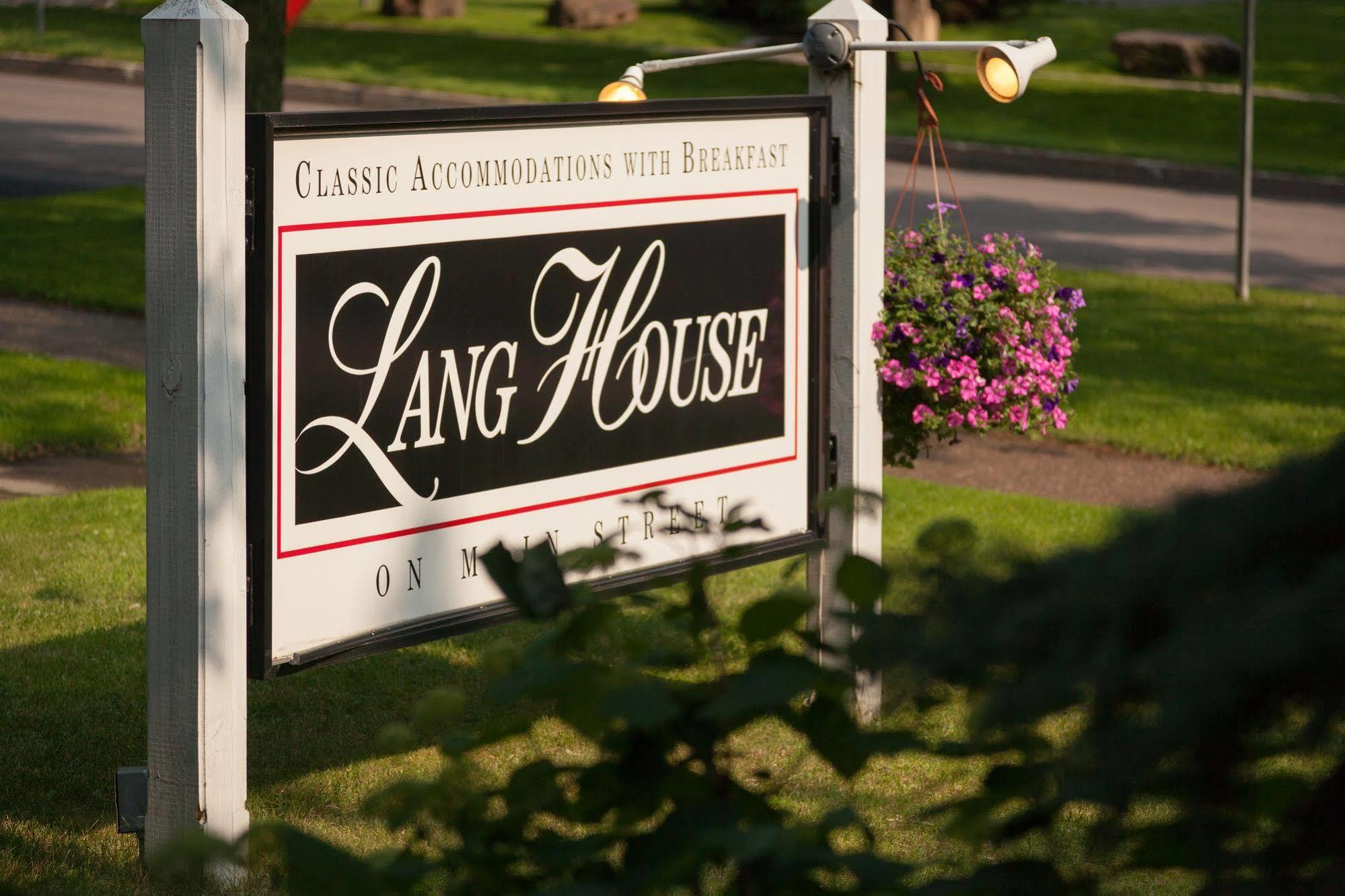 Lang House On Main Street Bed & Breakfast Burlington Exterior photo