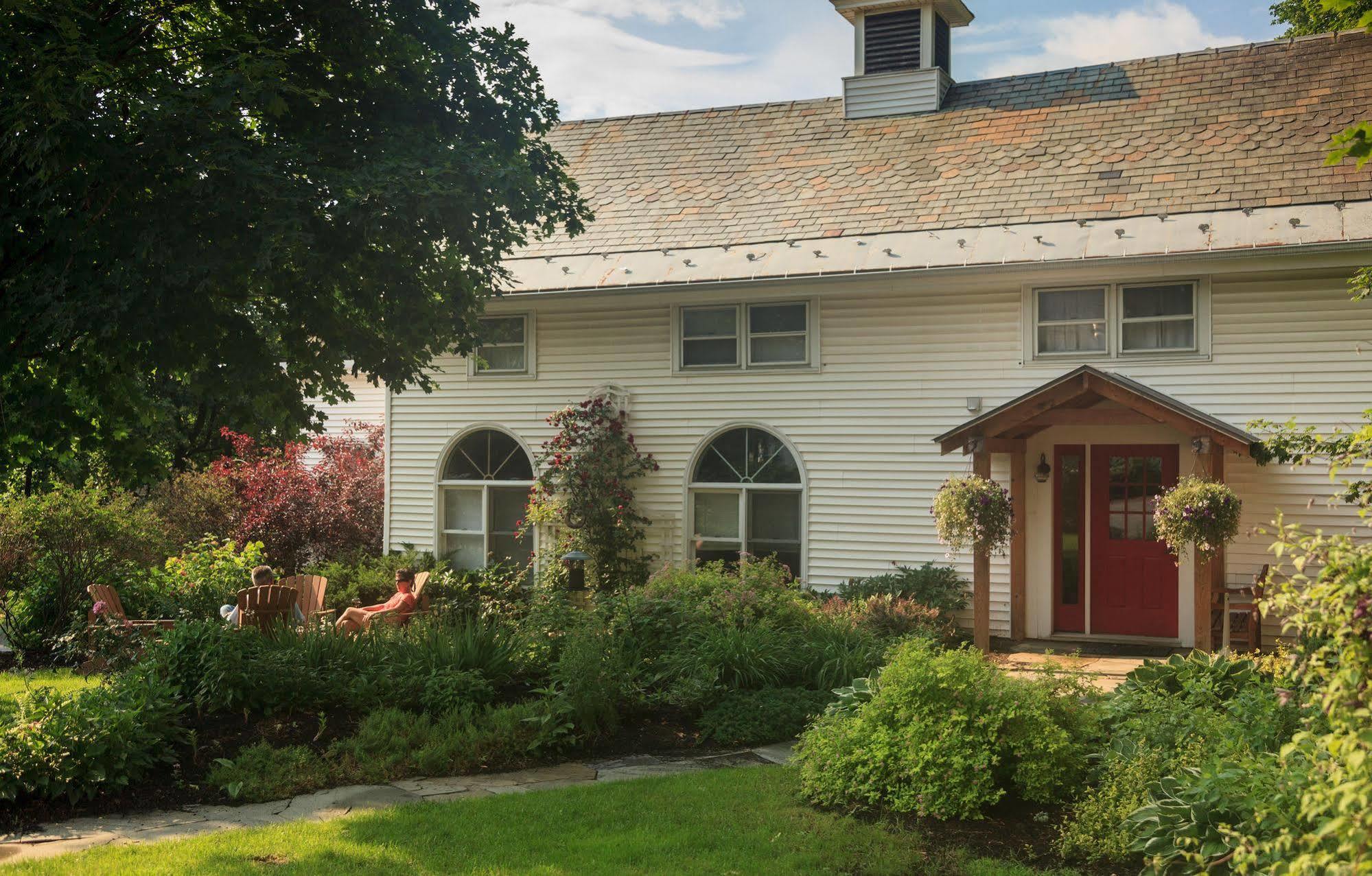 Lang House On Main Street Bed & Breakfast Burlington Exterior photo
