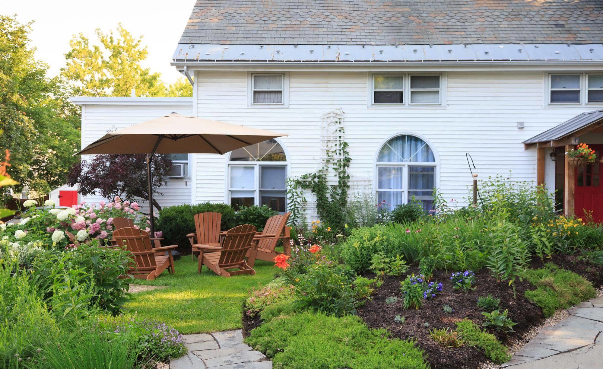 Lang House On Main Street Bed & Breakfast Bed & Breakfast Burlington Exterior photo